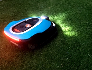 Rasenroboter Gardena Sileno mit LED-Beleuchtung ausstatten