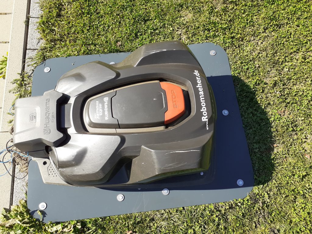 AutomowerLadestation Aufgaben und Funktionen für den Rasenroboter