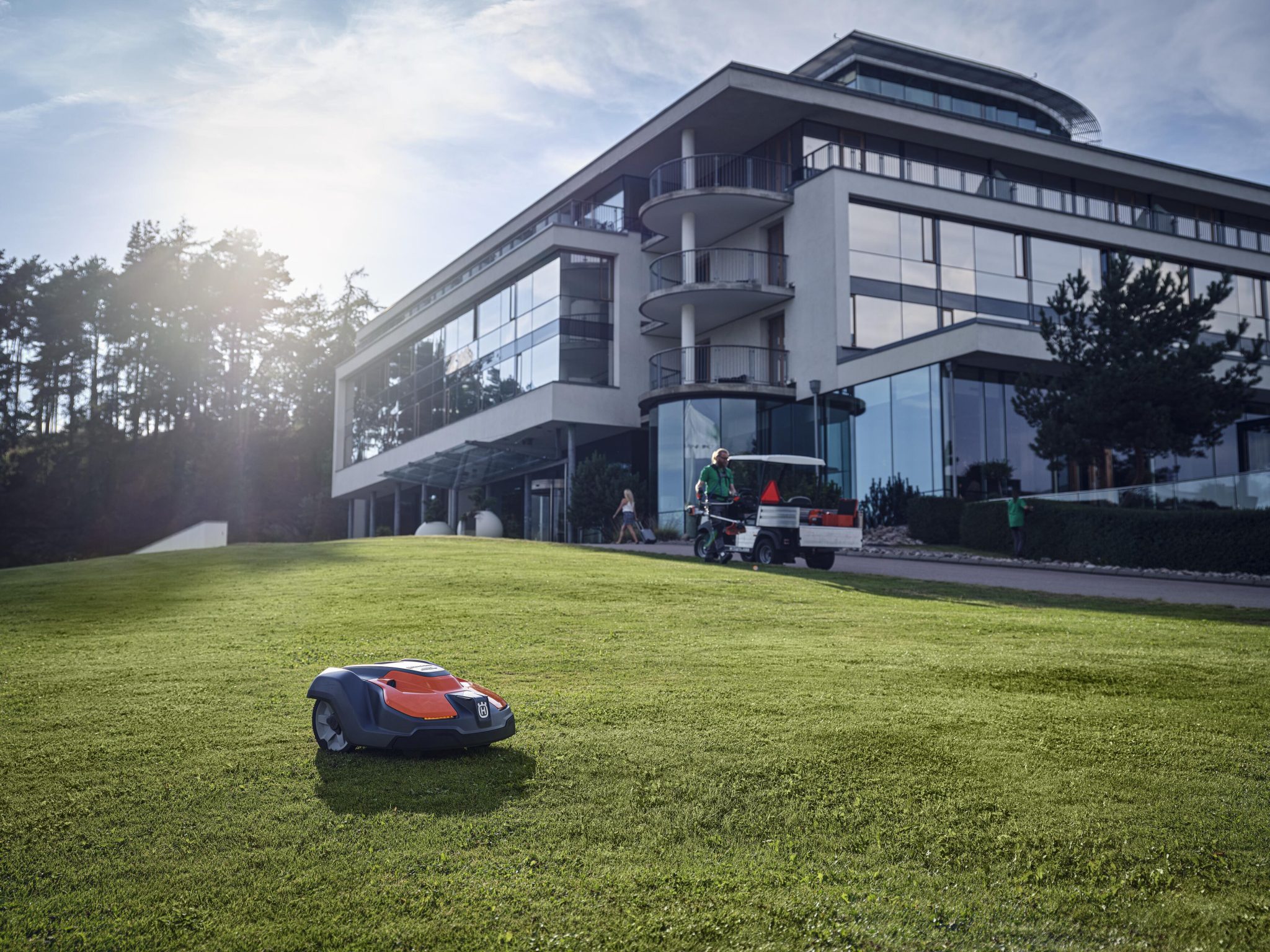 EPOS kabelloser GPSgesteuerter Mähroboter von Husqvarna