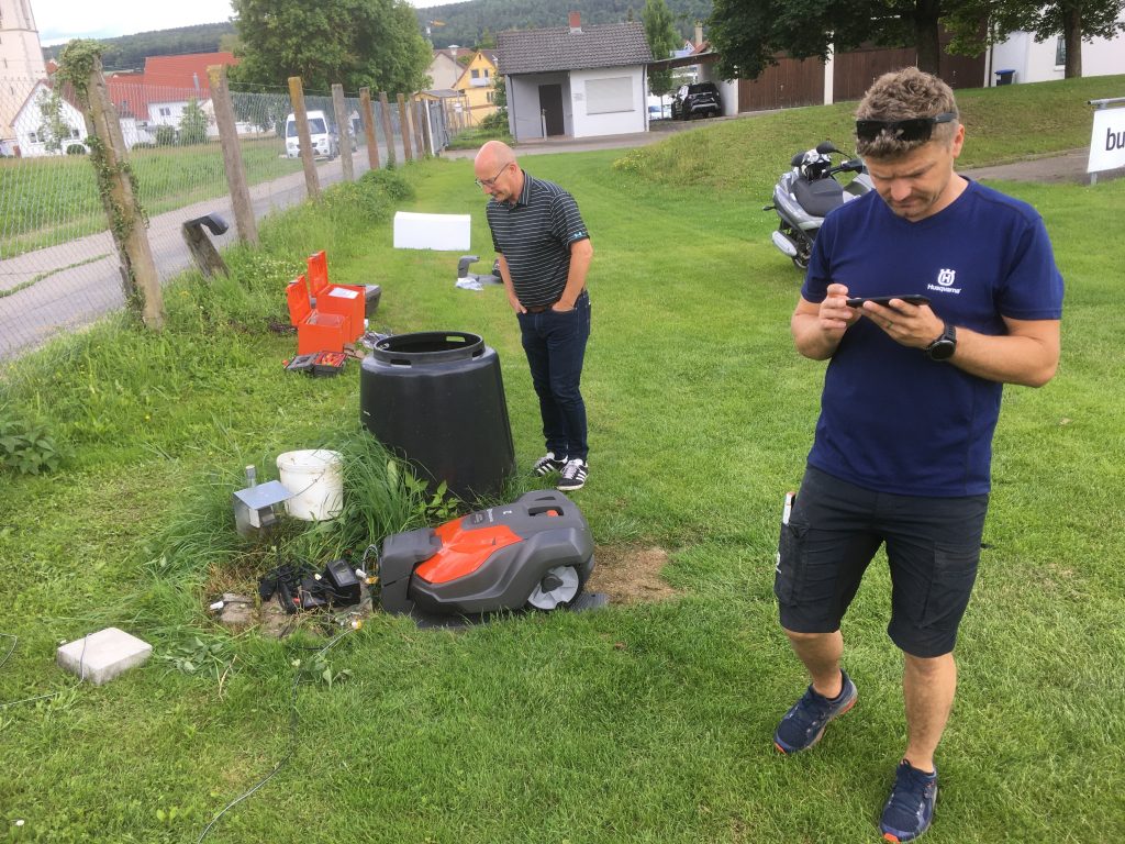 EPOS kabelloser GPSgesteuerter Mähroboter von Husqvarna