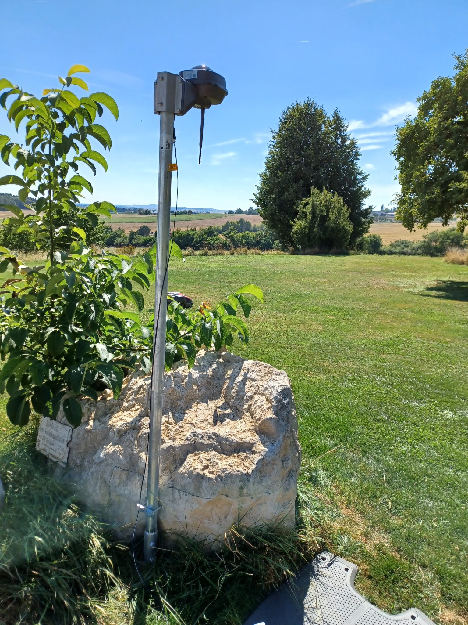 EPOS kabelloser GPSgesteuerter Mähroboter von Husqvarna